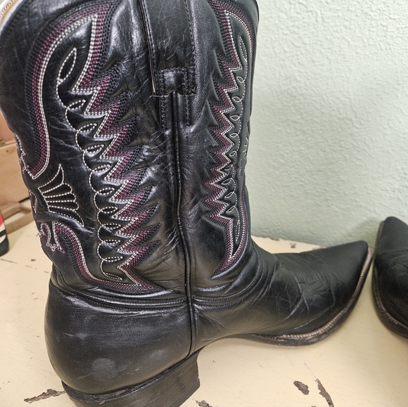 Heritage Boot Co. Black Western Boots - Picture 9 of 10